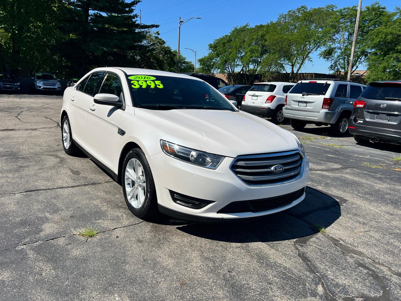 Ford Taurus 4dr Sdn SEL FWD 2016