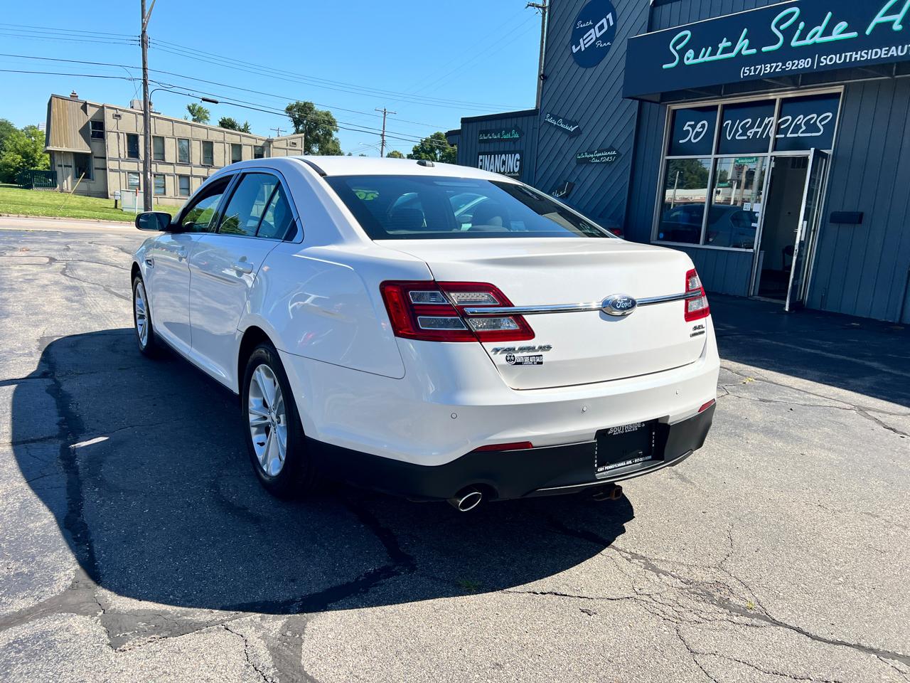 Ford Taurus 4dr Sdn SEL FWD 2016