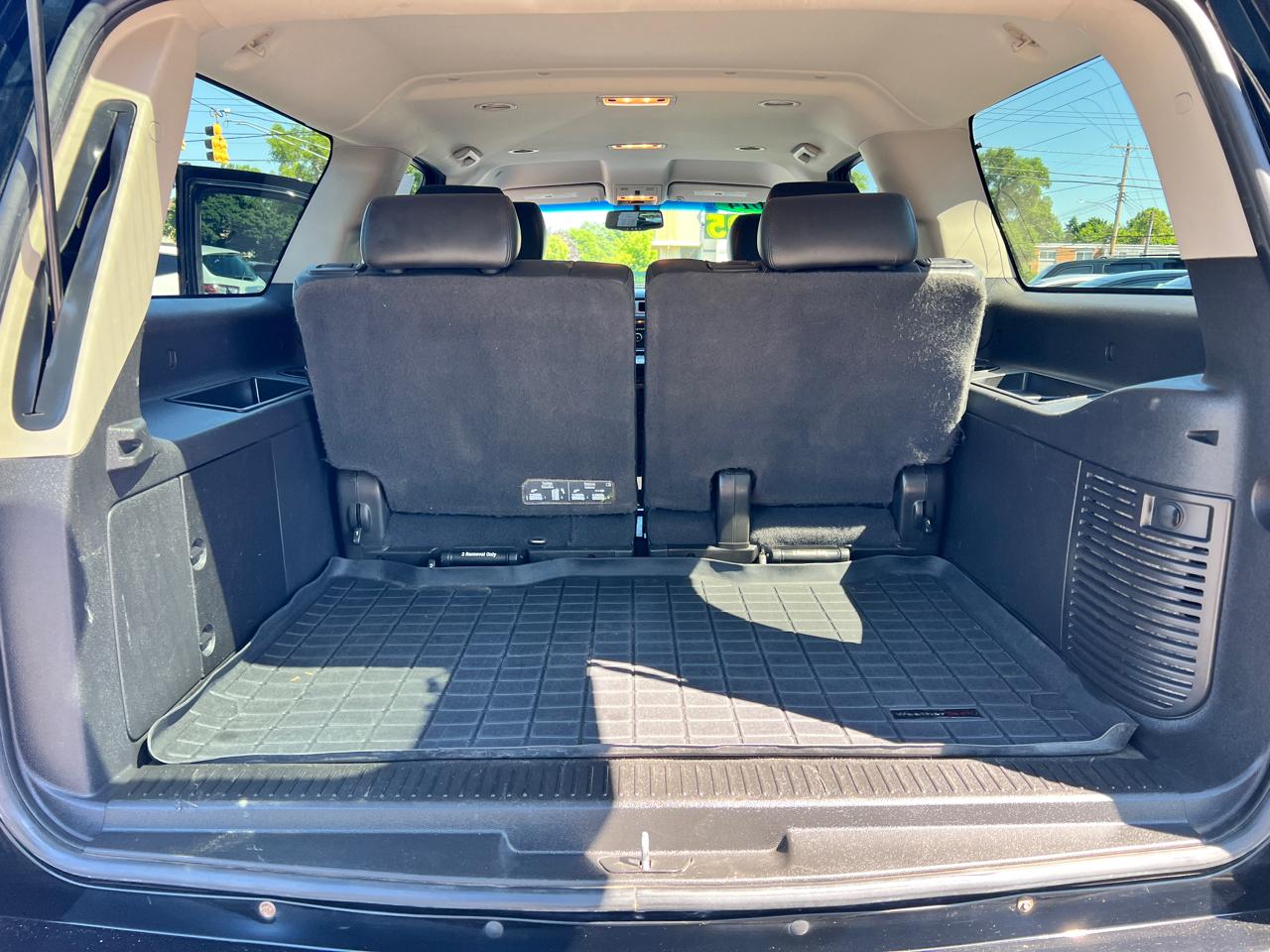 Chevrolet Suburban 4WD 4dr LT 2014