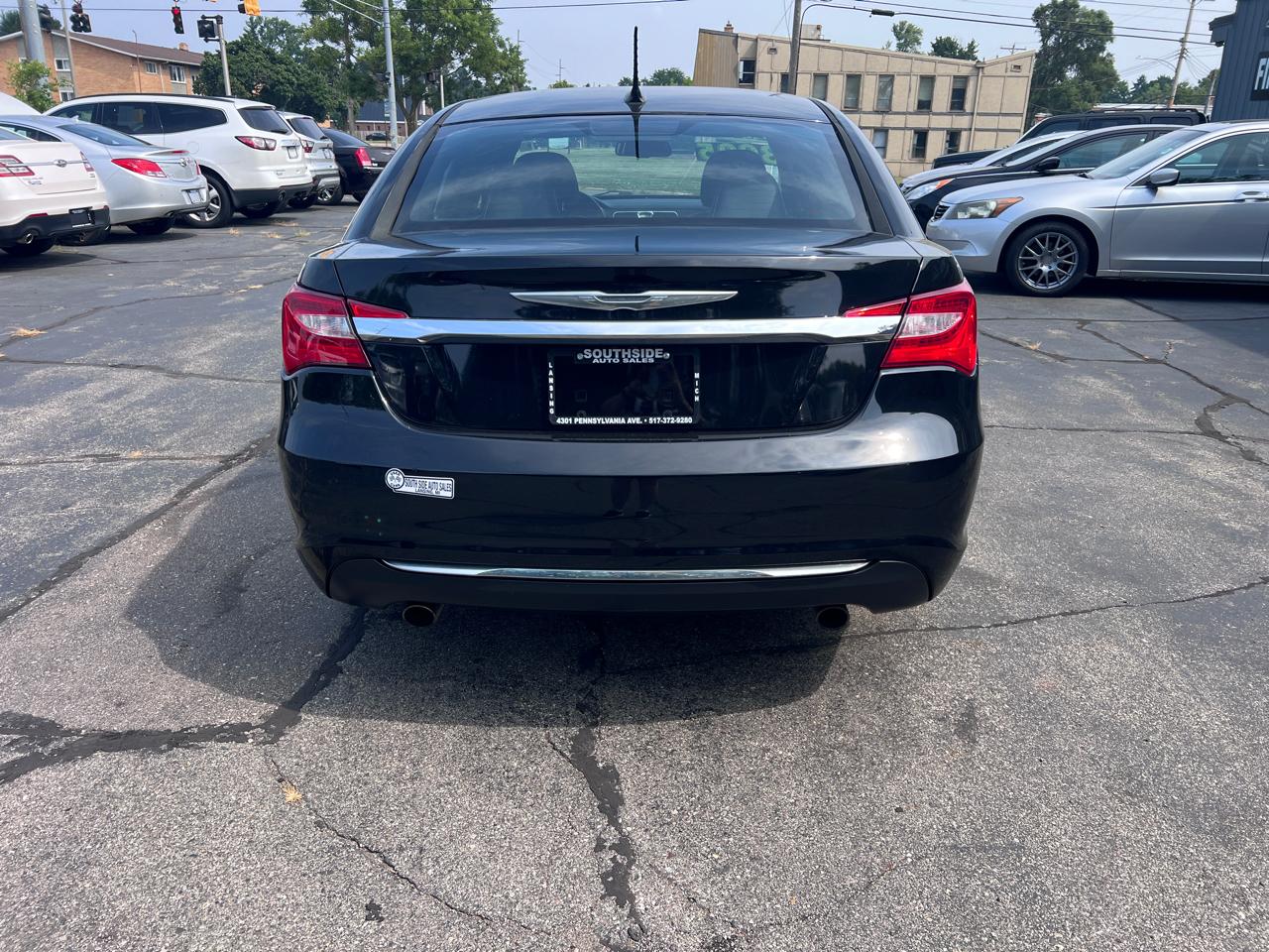 Chrysler 200 4dr Sdn Limited 2013