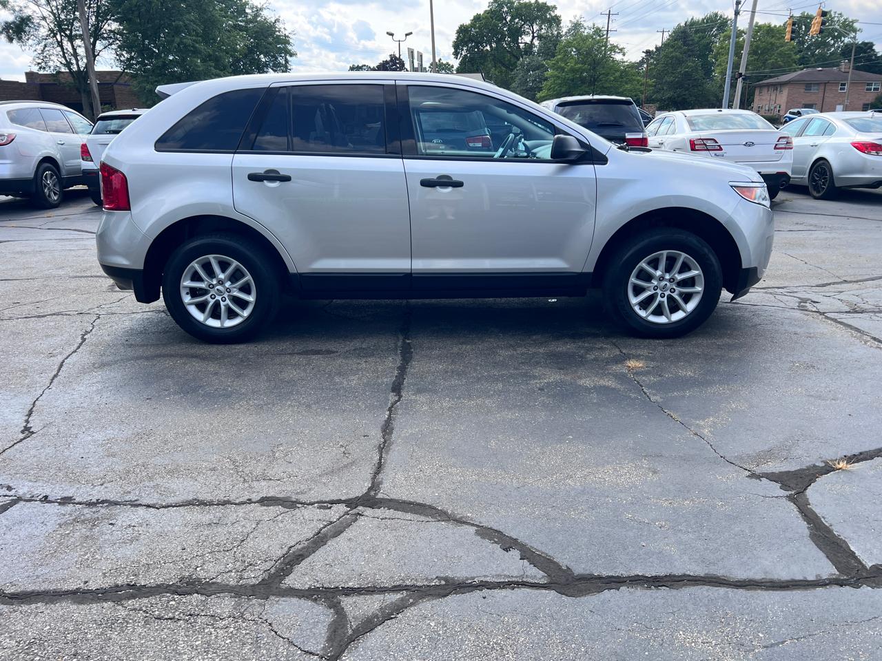 Ford Edge 4dr SE FWD 2013