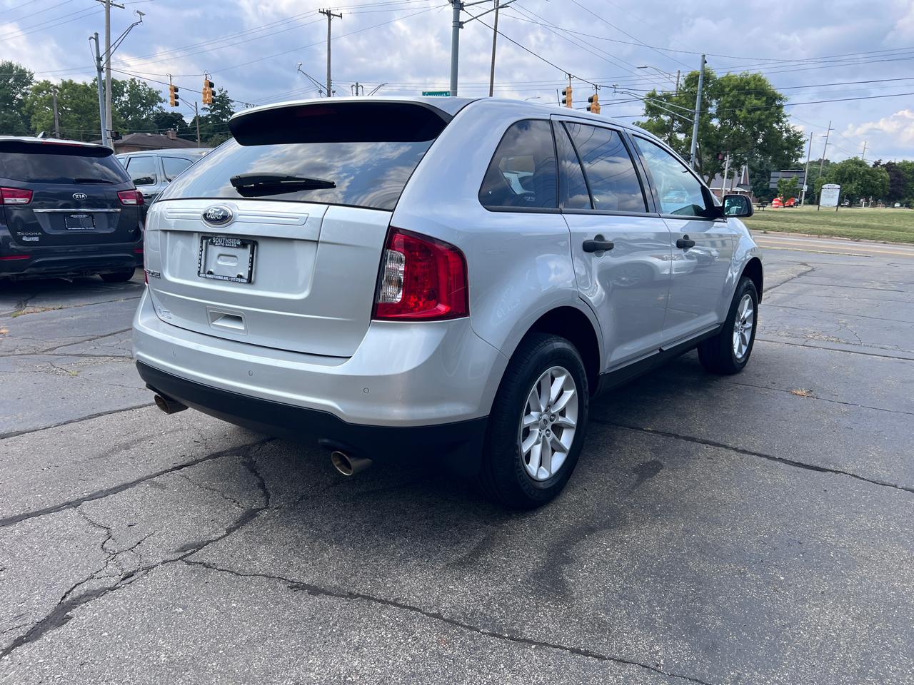 Ford Edge 4dr SE FWD 2013