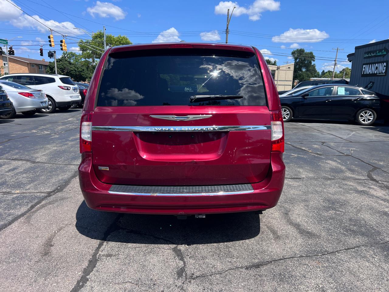 Chrysler Town & Country 4dr Wgn Touring 2012