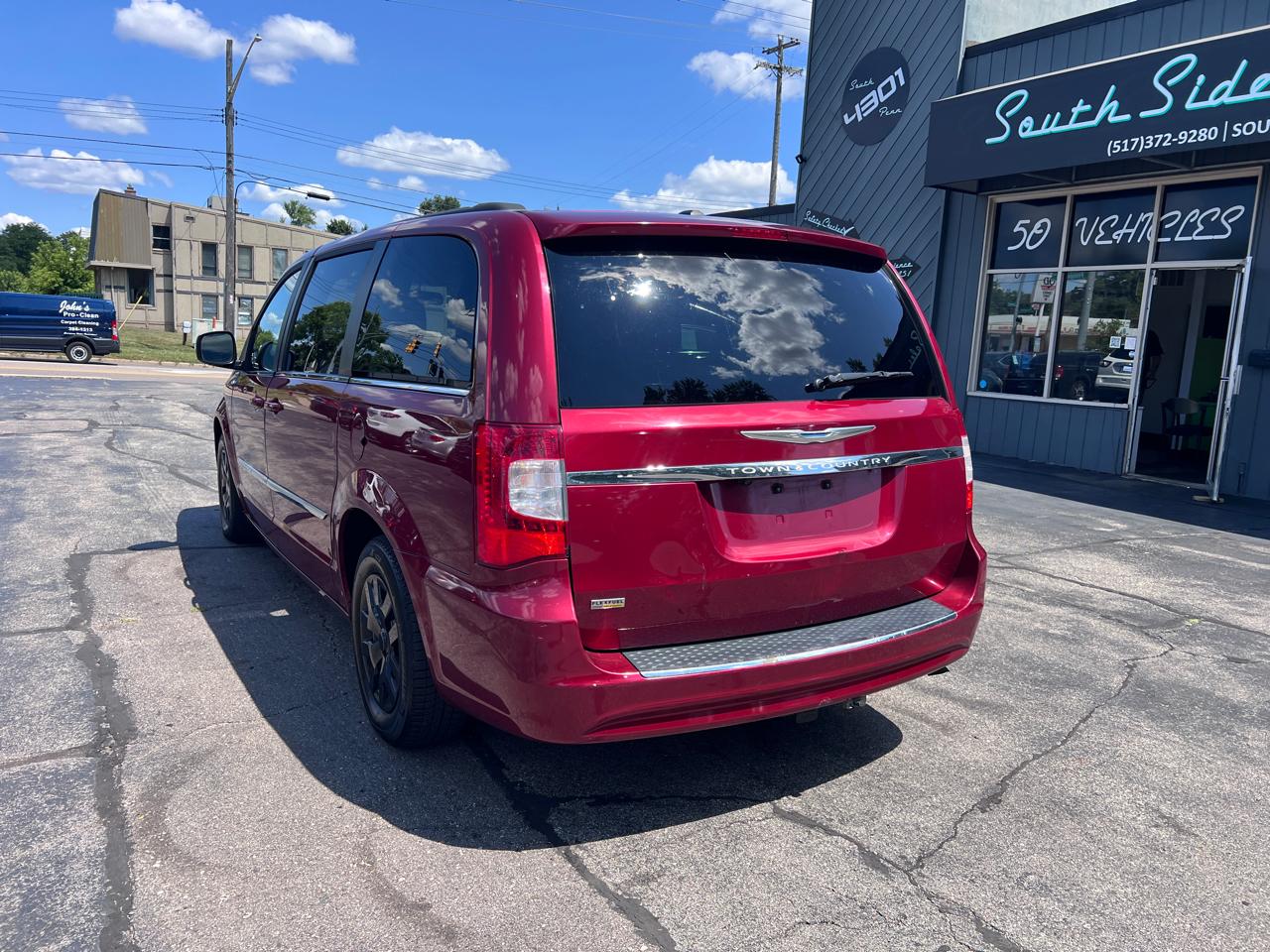 Chrysler Town & Country 4dr Wgn Touring 2012