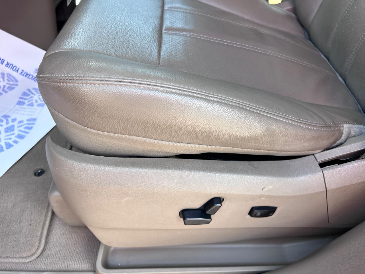 Chrysler Town & Country 4dr Wgn Touring 2012