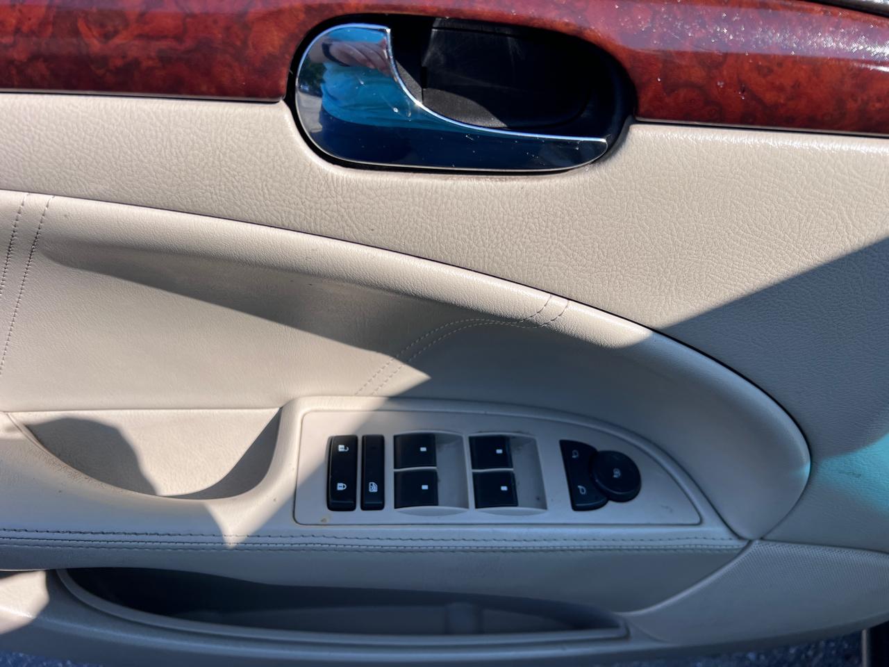 Buick Lucerne 4dr Sdn V6 CXL 2008
