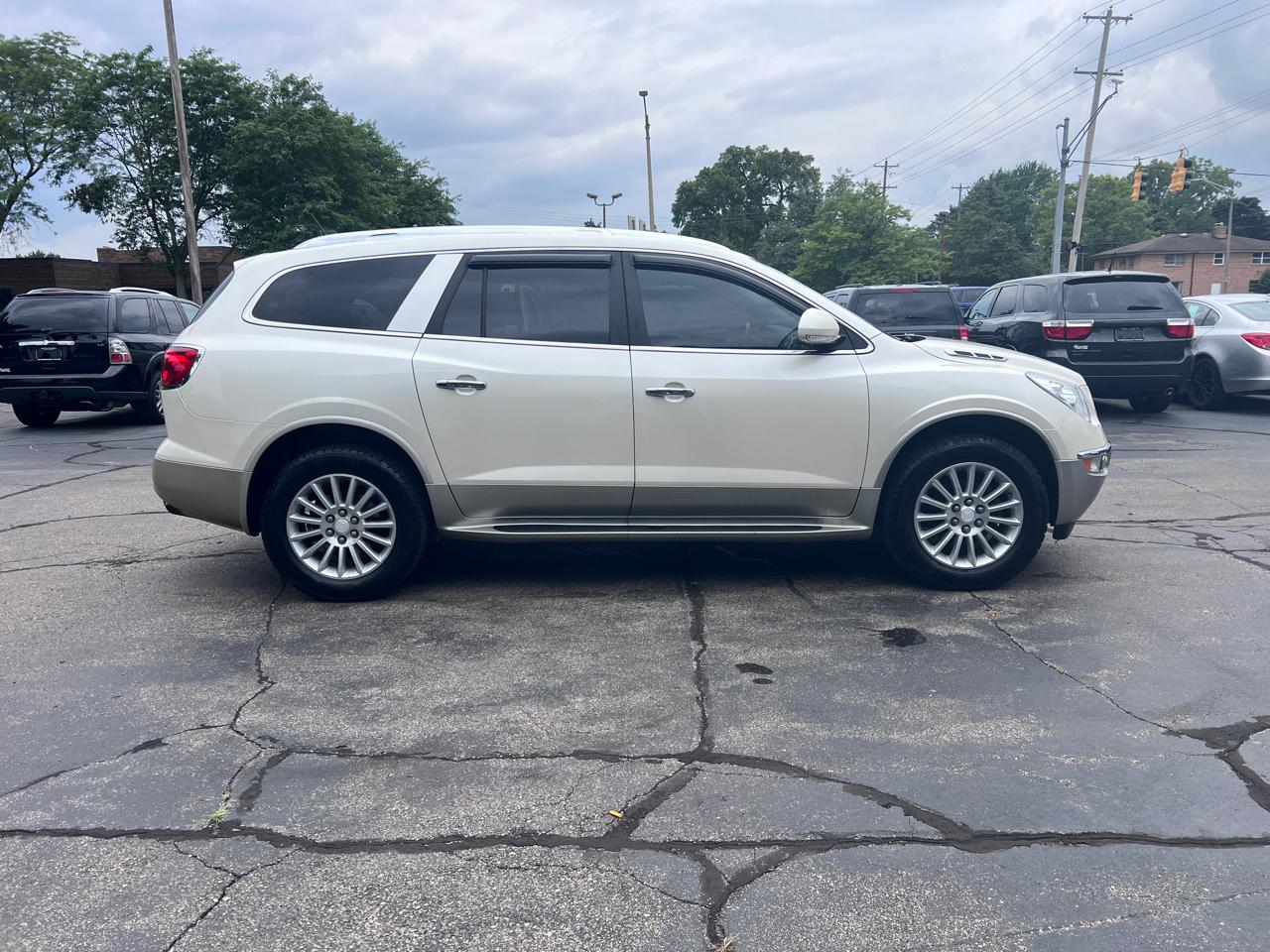 Buick Enclave FWD 4dr CXL-1 2011