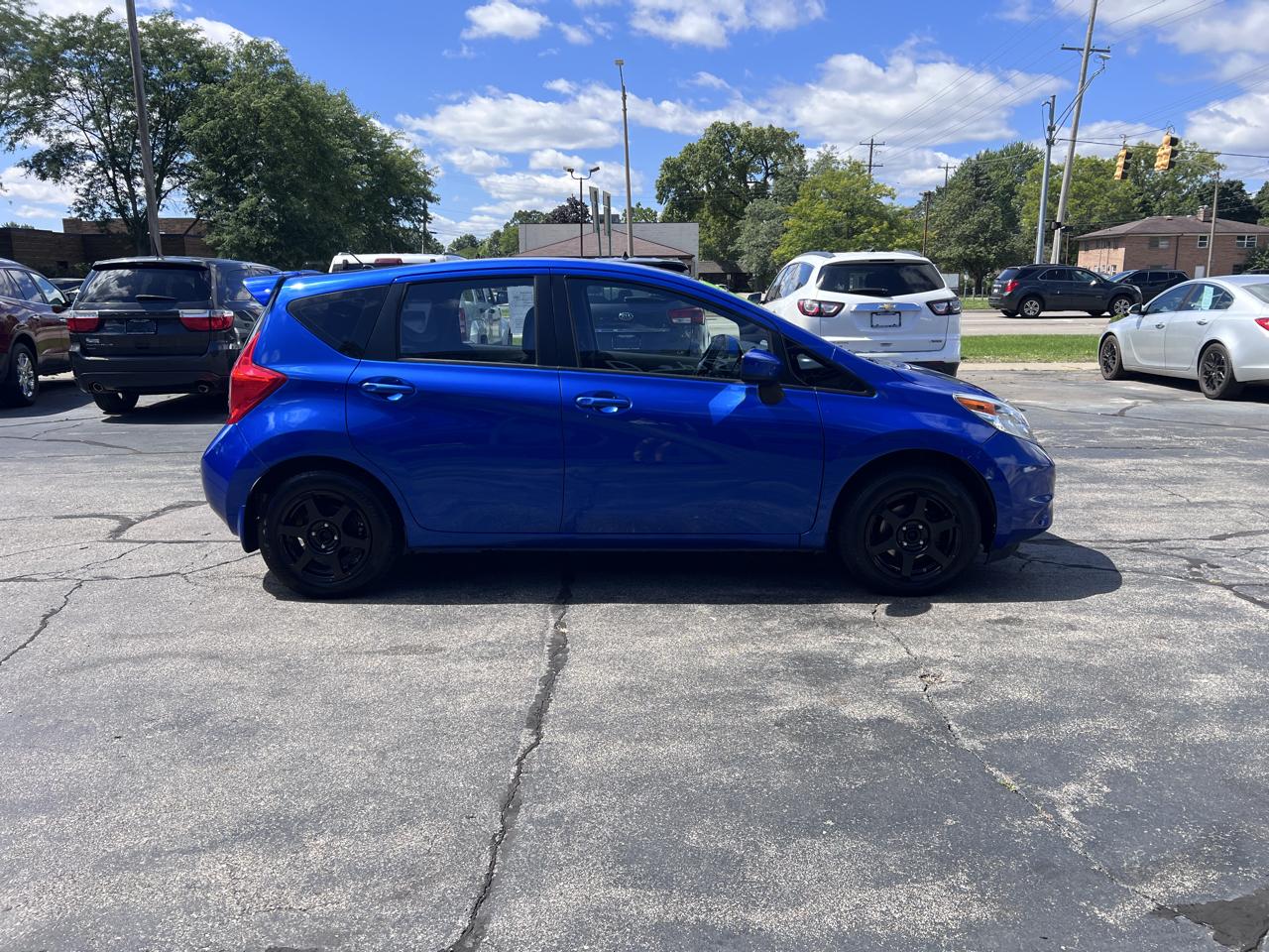 Nissan Versa Note 5dr HB CVT 1.6 SV 2015