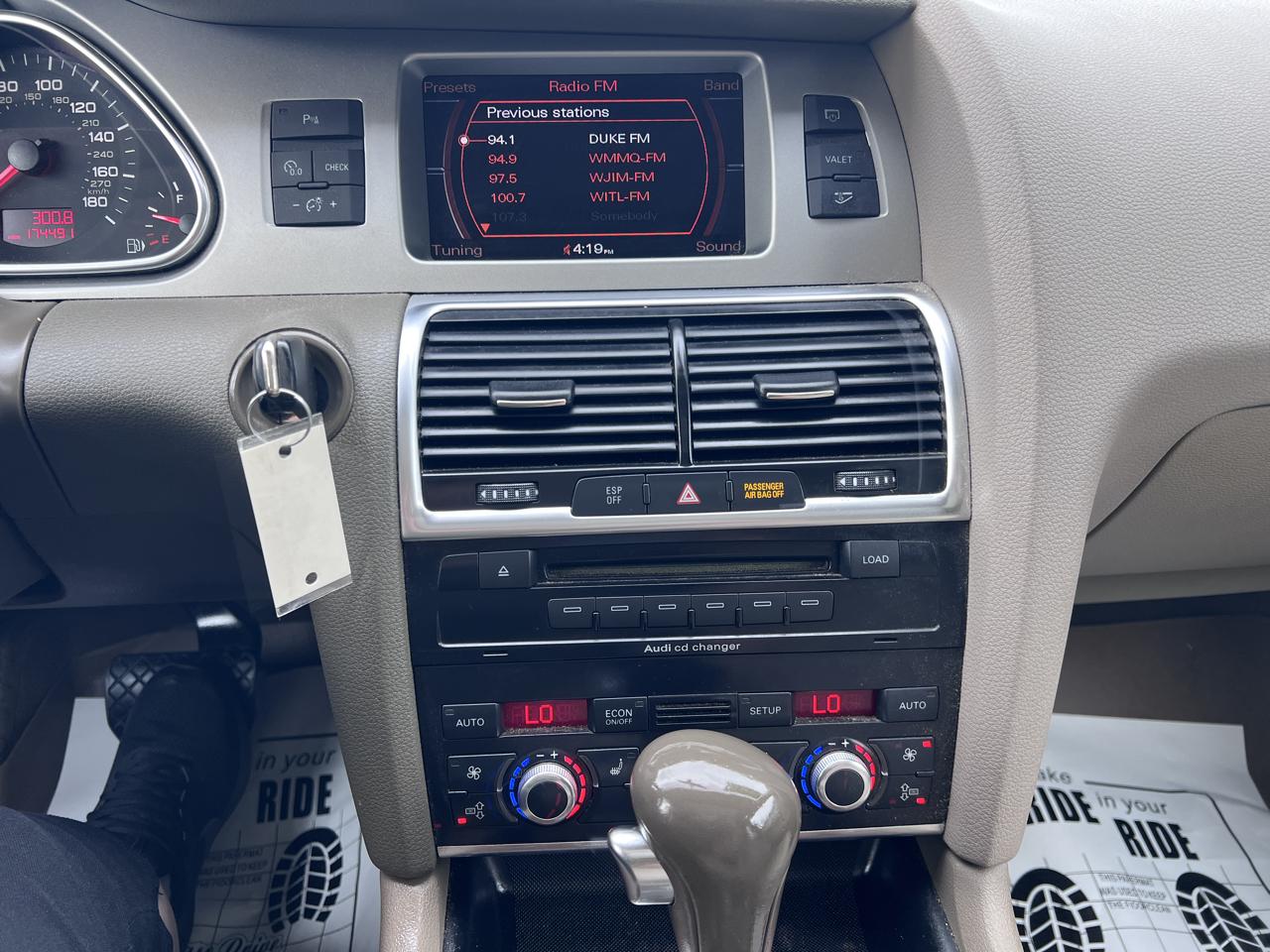 Audi Q7 quattro 4dr 3.0L TDI Premium 2009