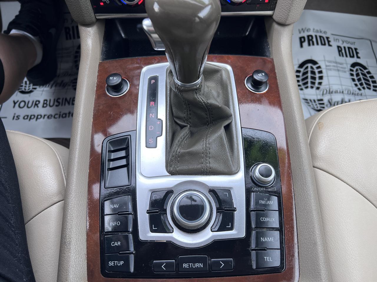 Audi Q7 quattro 4dr 3.0L TDI Premium 2009