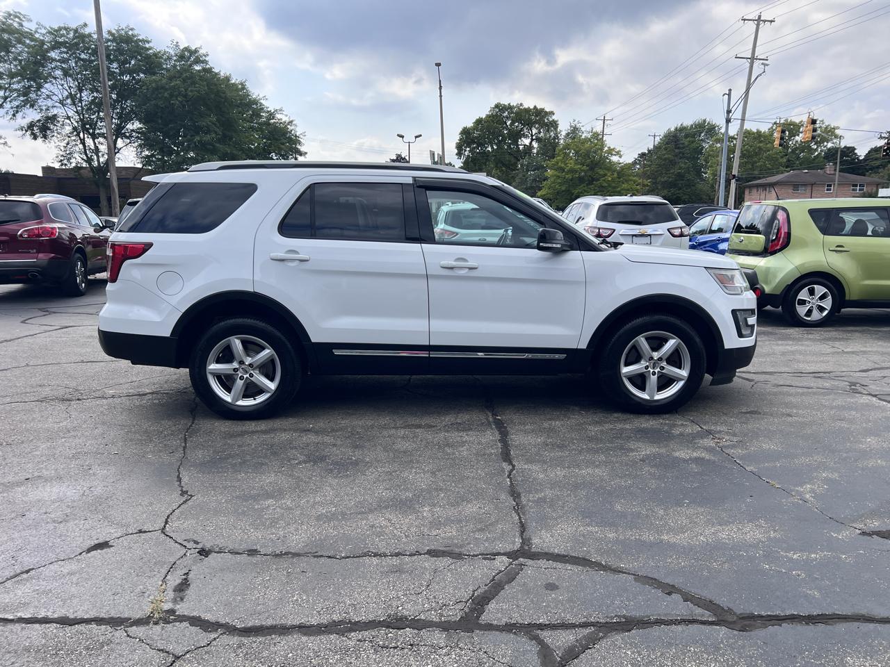 Ford Explorer 4WD 4dr XLT 2016