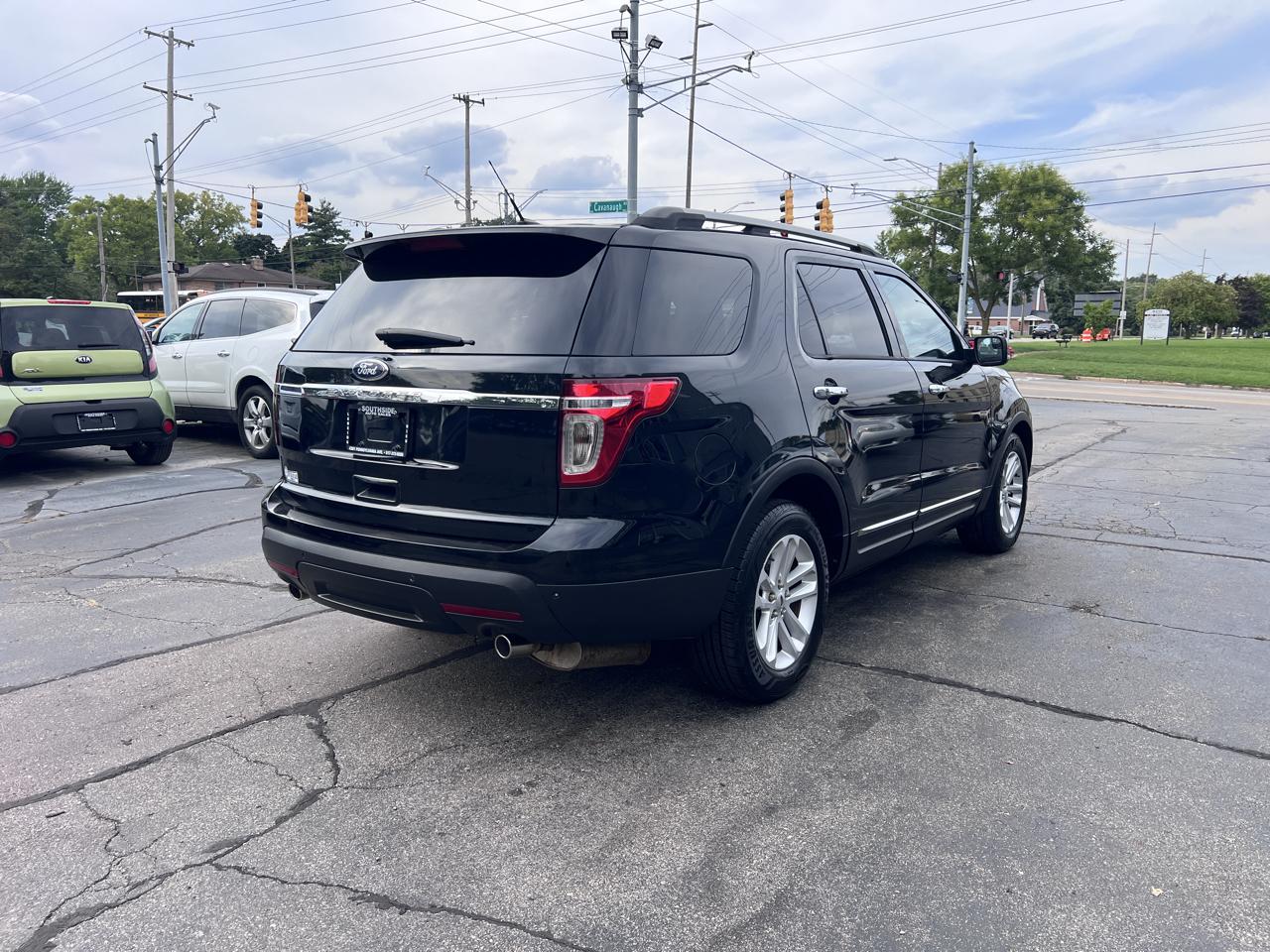 Ford Explorer FWD 4dr XLT 2014