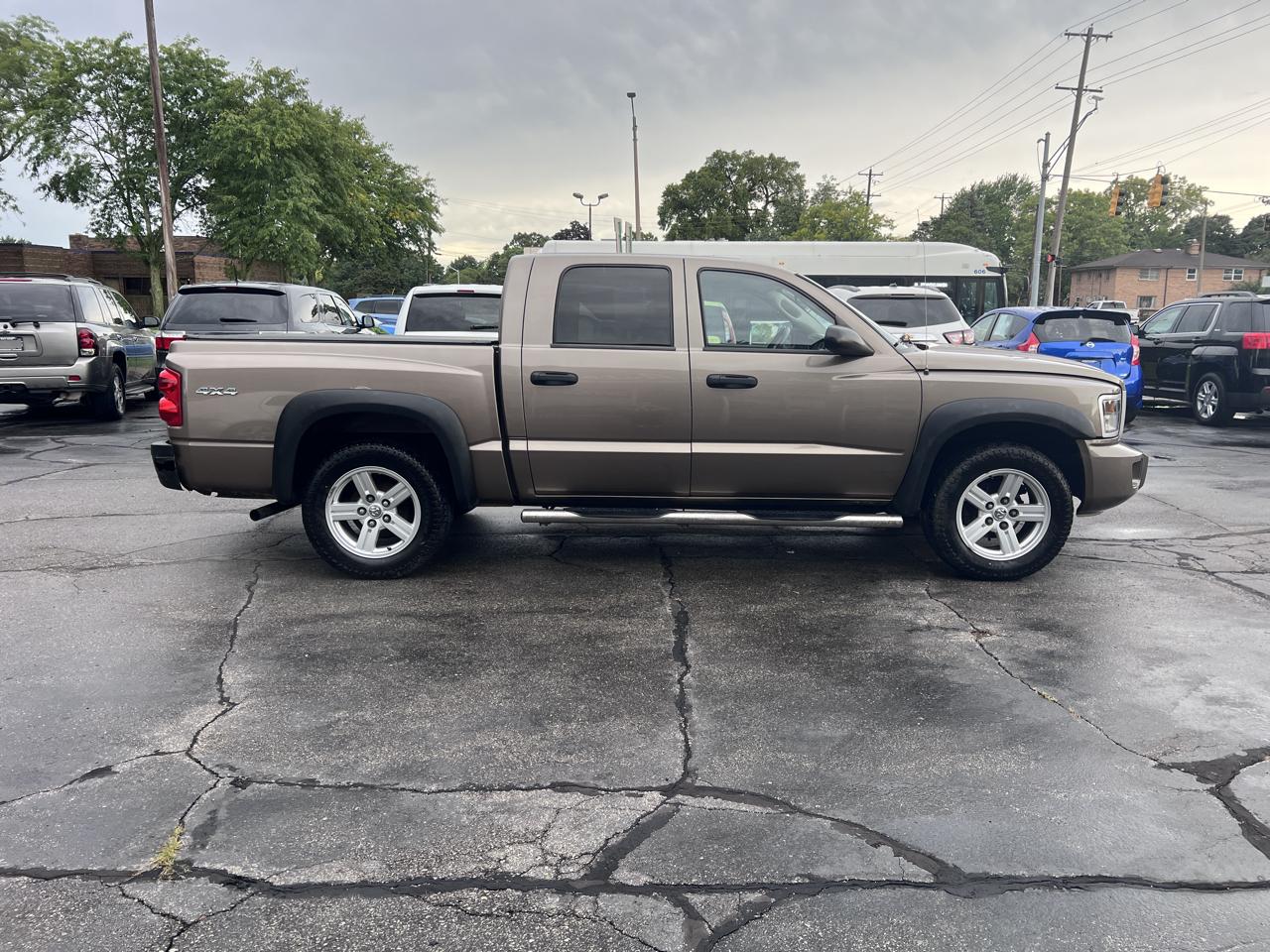Dodge Dakota 4WD Crew Cab Bighorn/Lonestar 2010