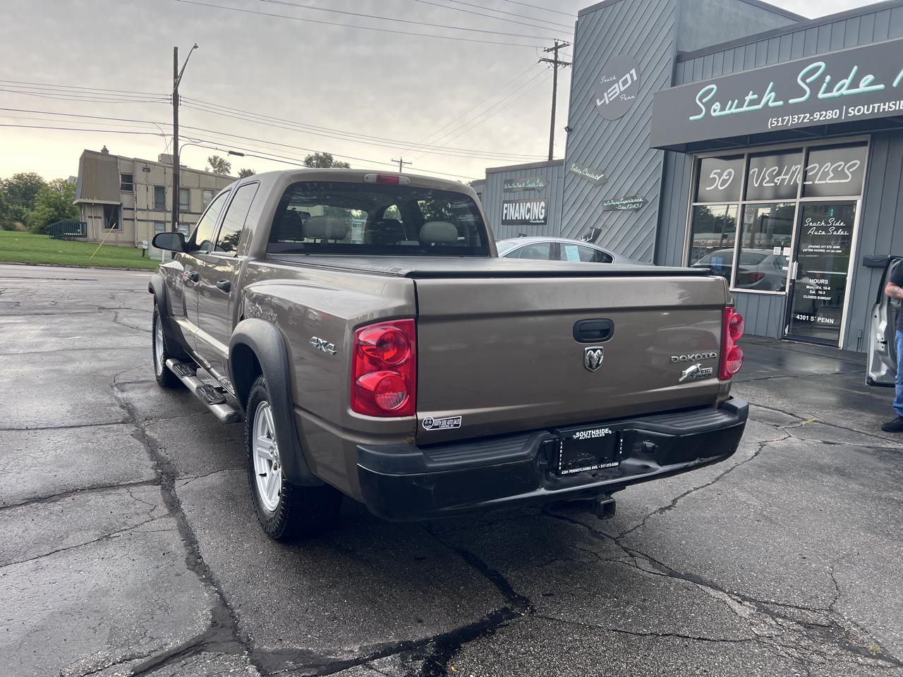 Dodge Dakota 4WD Crew Cab Bighorn/Lonestar 2010