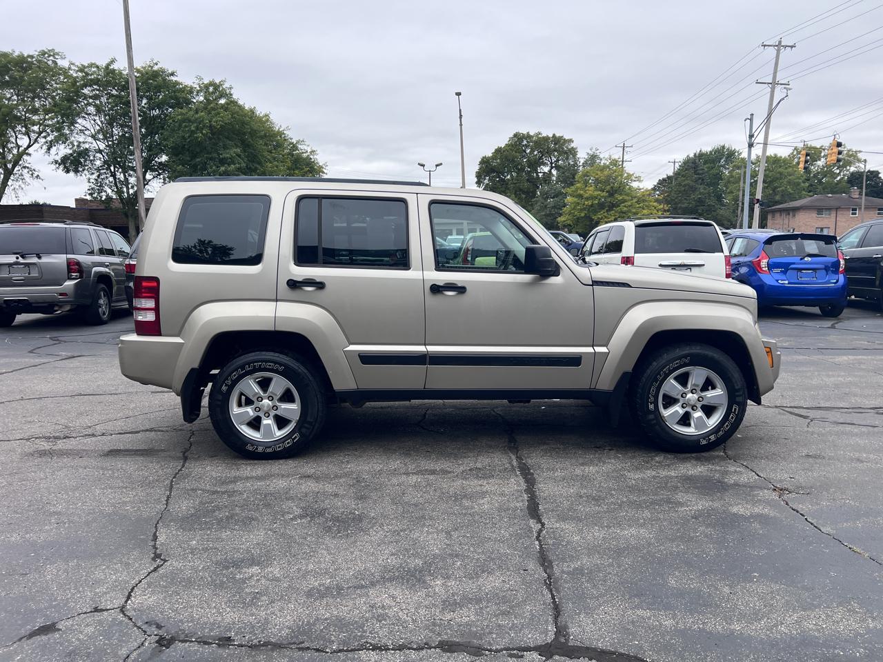 Jeep Liberty 4WD 4dr Sport 2010