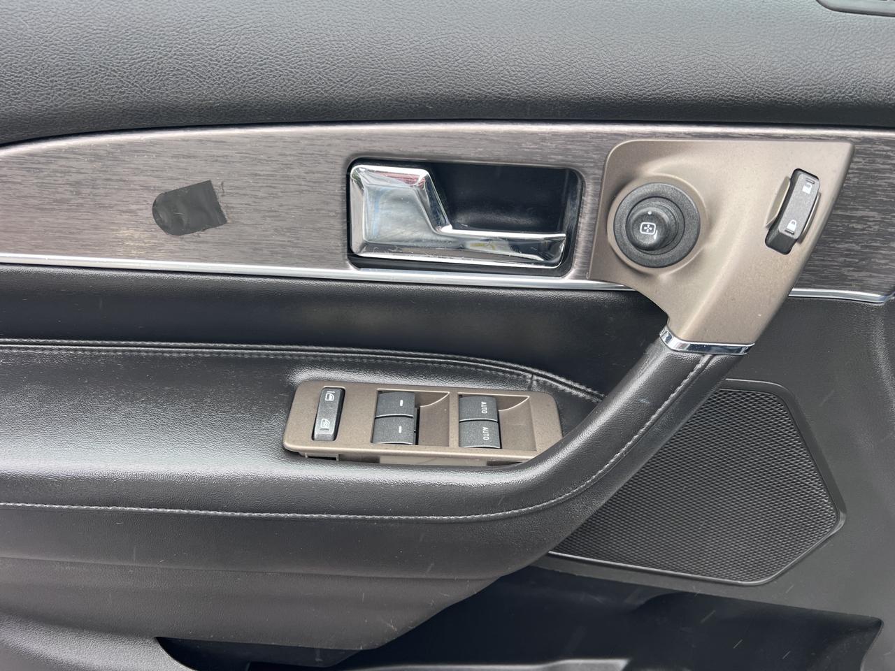 Lincoln MKX AWD 4dr 2012