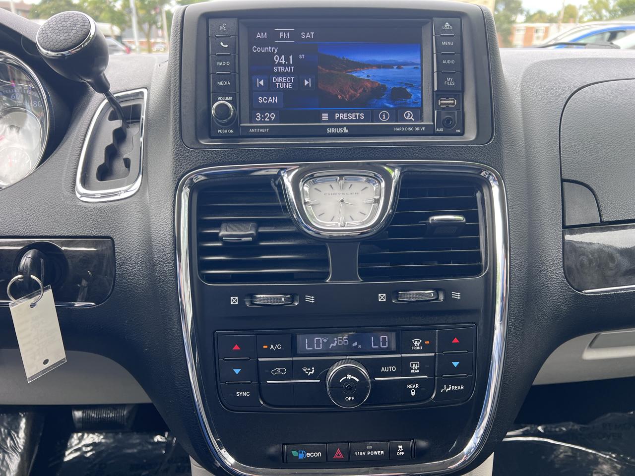 Chrysler Town & Country 4dr Wgn Touring 2015