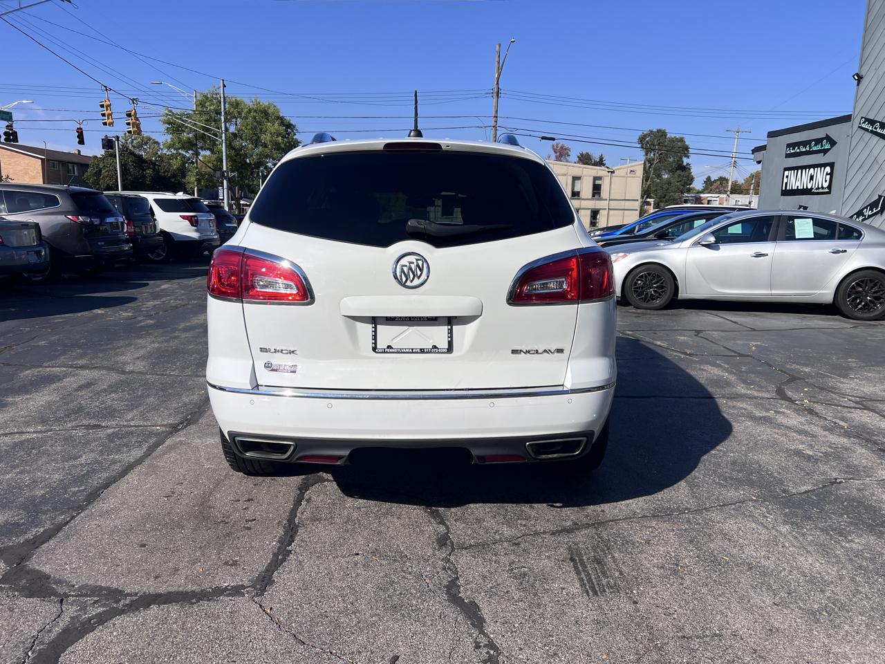 Buick Enclave FWD 4dr Leather 2017