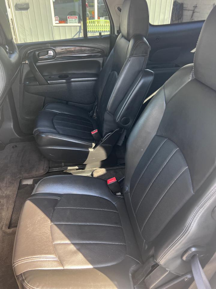 Buick Enclave FWD 4dr Leather 2017