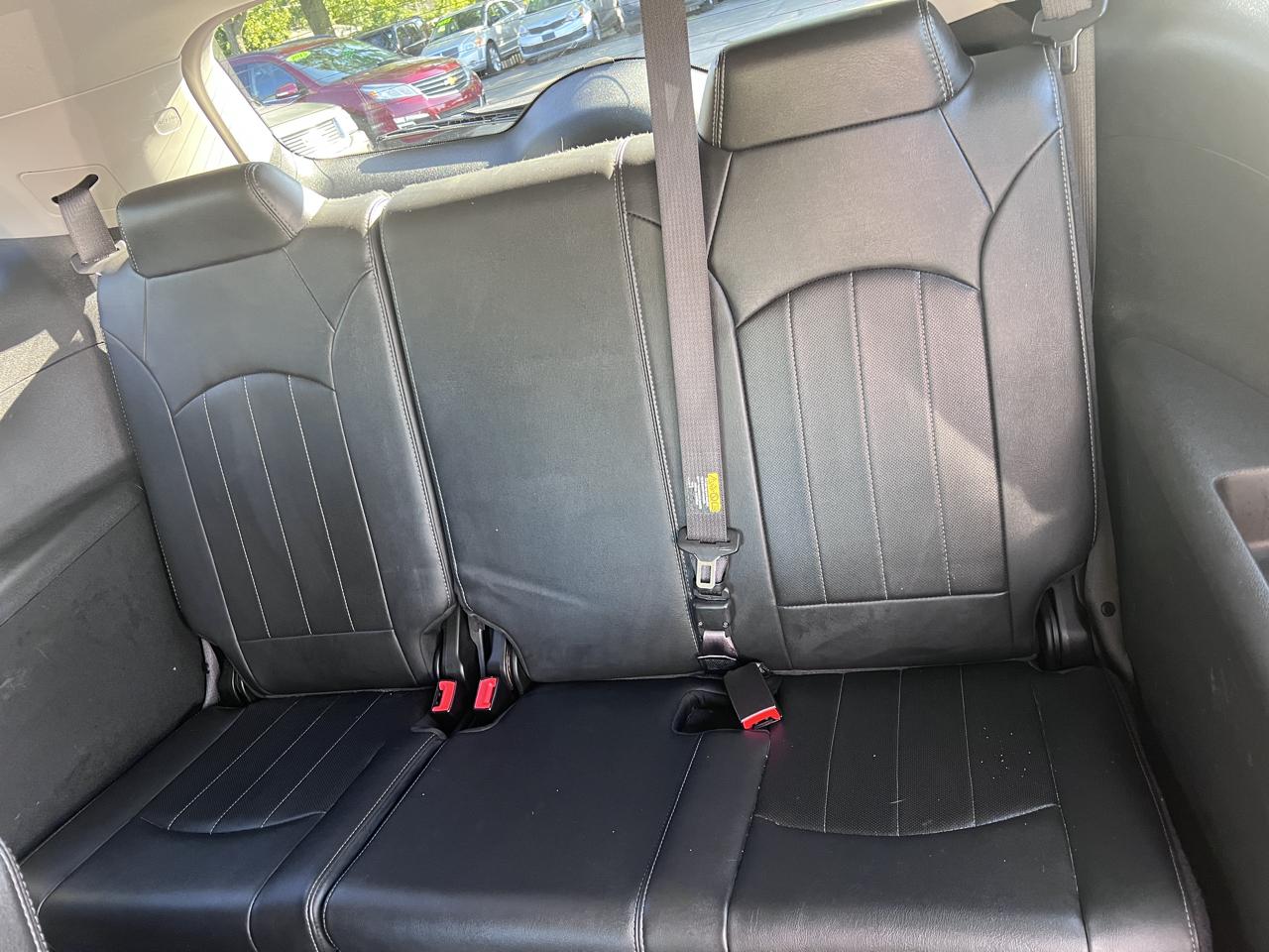 Buick Enclave FWD 4dr Leather 2017