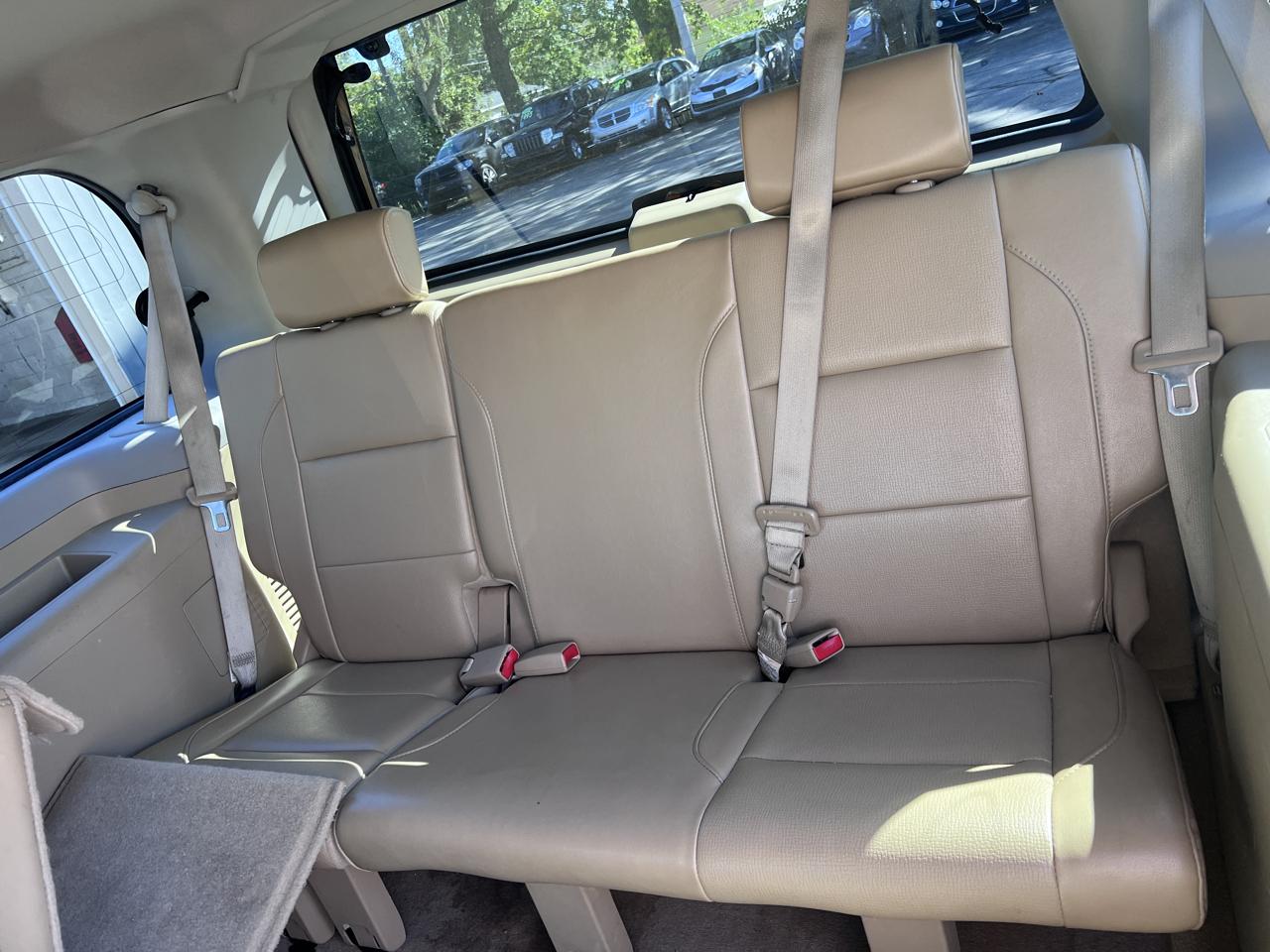 Nissan Armada 4WD 4dr Platinum 2012