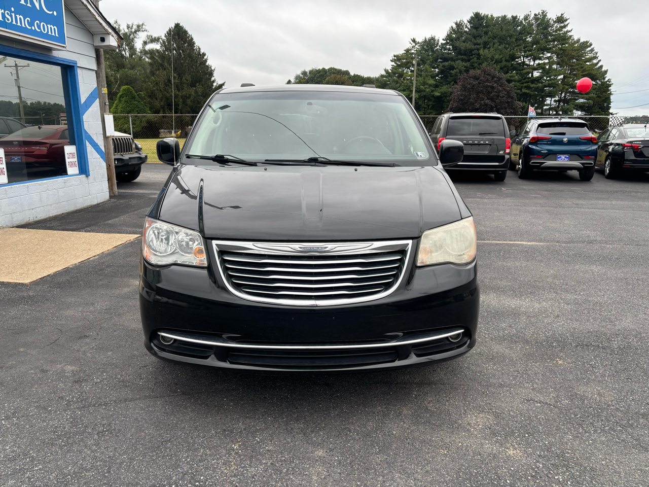 2015 Chrysler Town & Country Touring photo 3