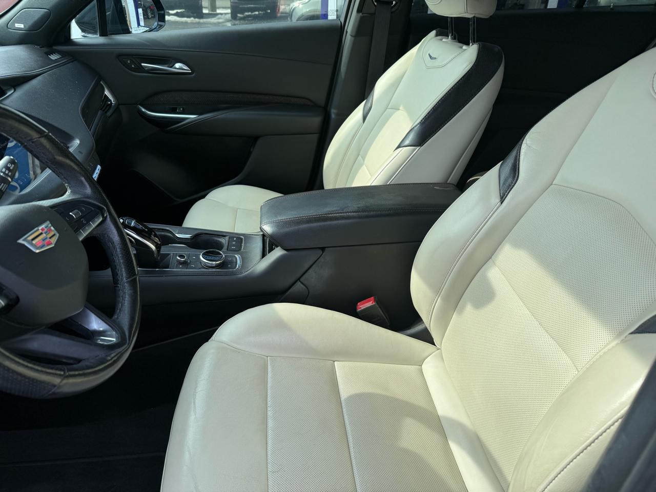 Cadillac XT4 Sport AWD 2021