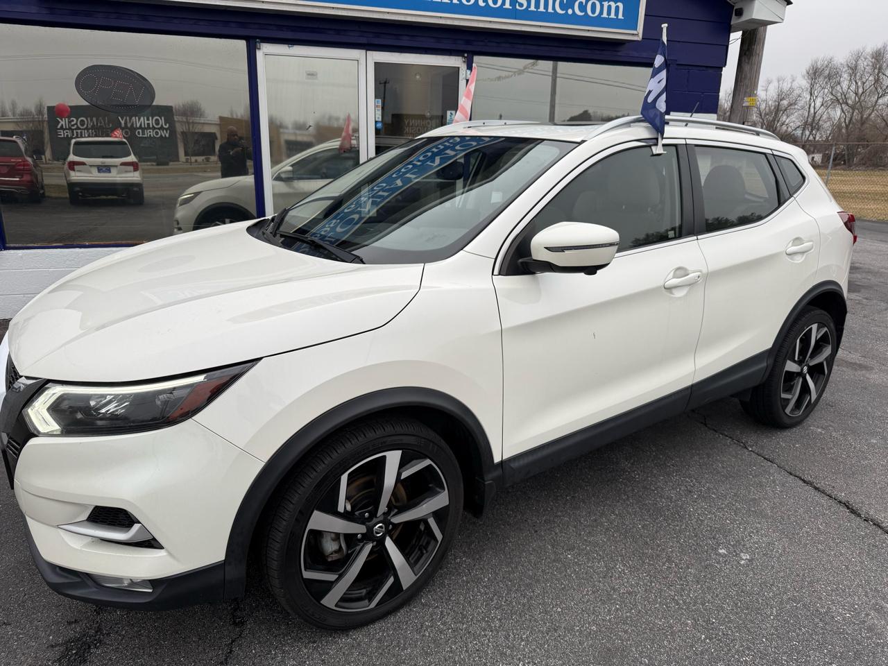 Nissan Rogue Sport  2021