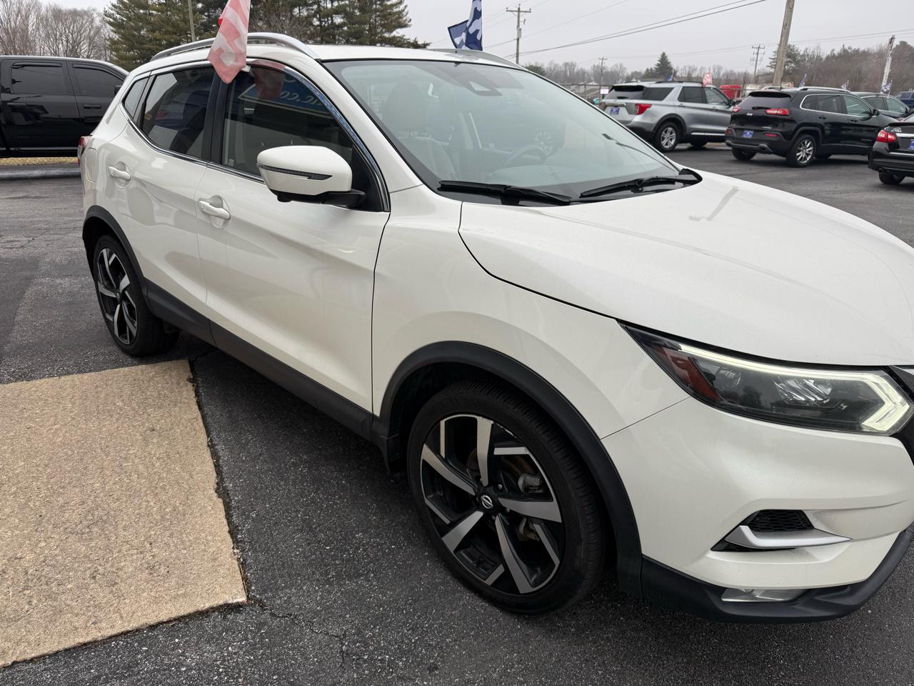 Nissan Rogue Sport  2021