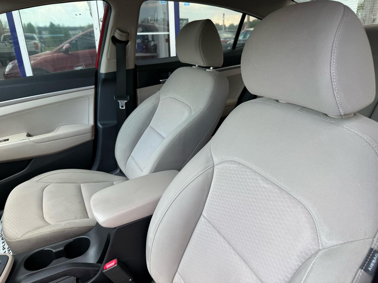 Hyundai Elantra  2020