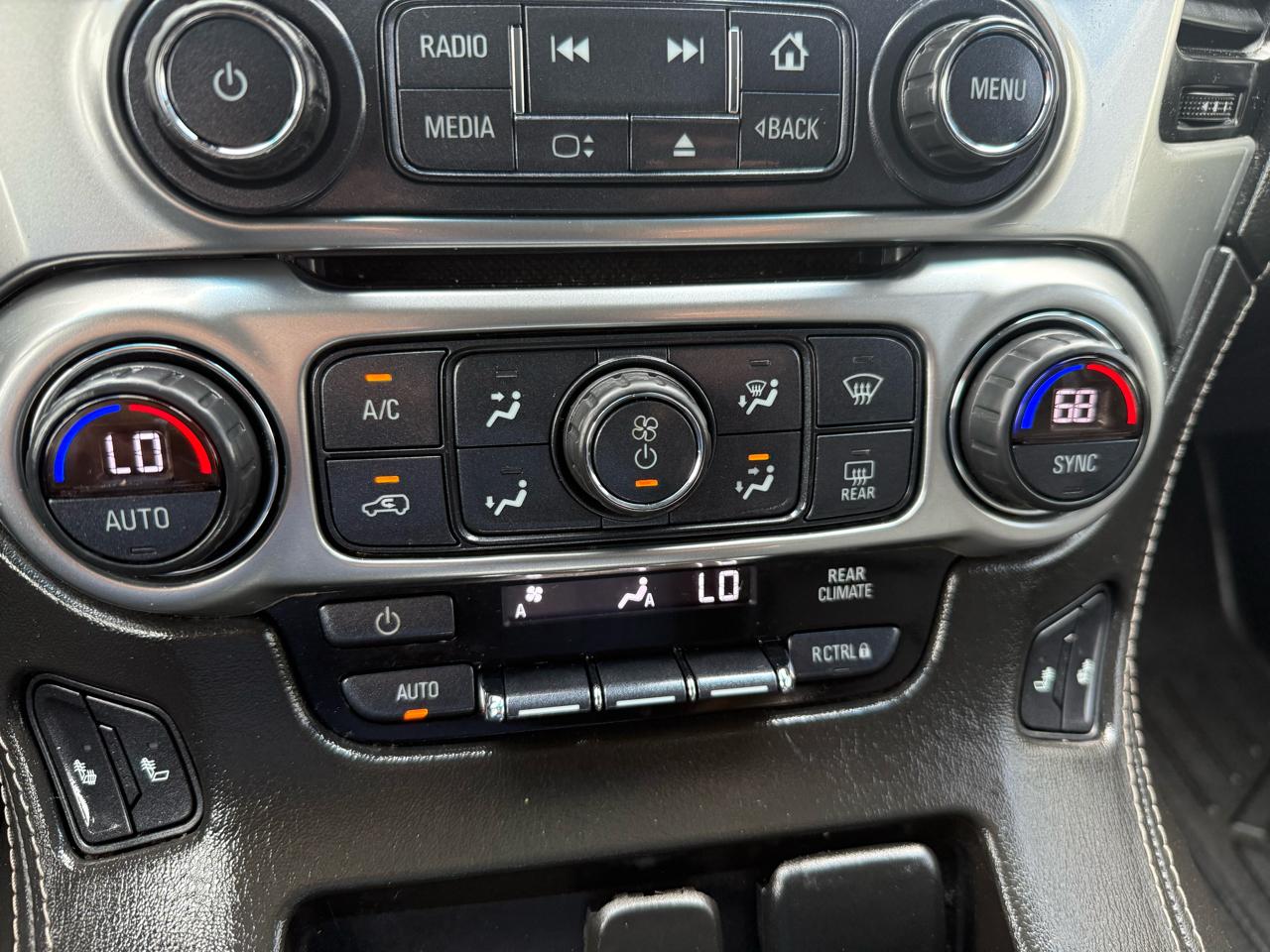 Chevrolet Suburban  2019