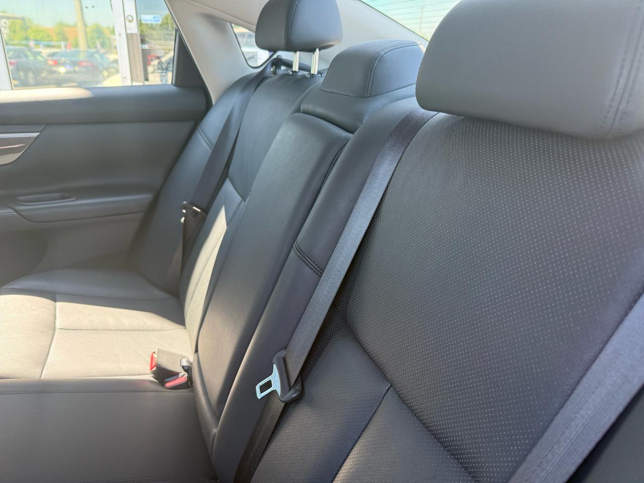 Nissan Altima  2015