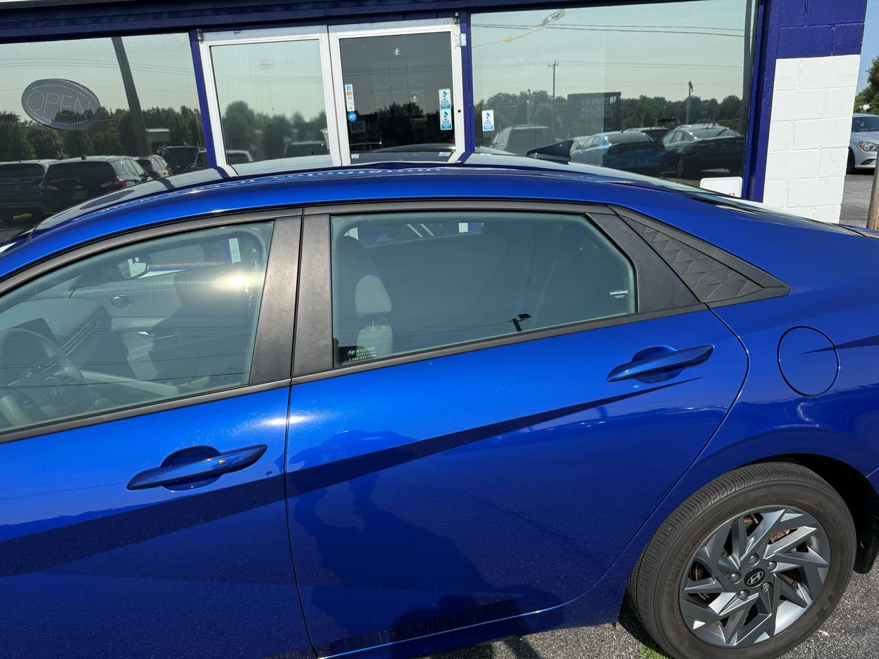 Hyundai Elantra  2024