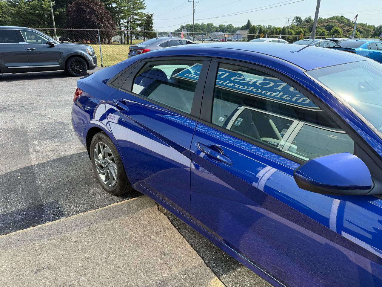 Hyundai Elantra  2024