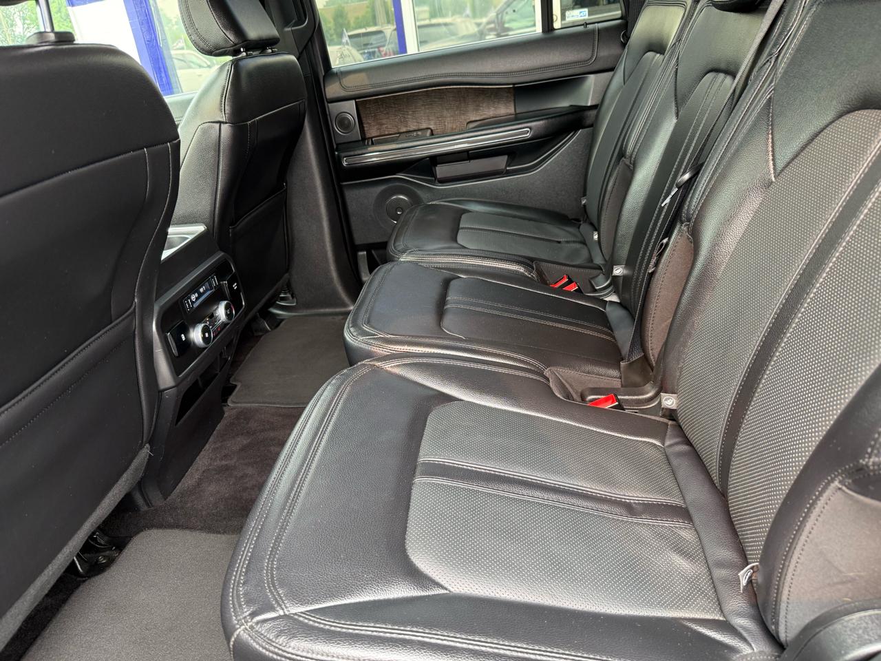 Ford Expedition  2021