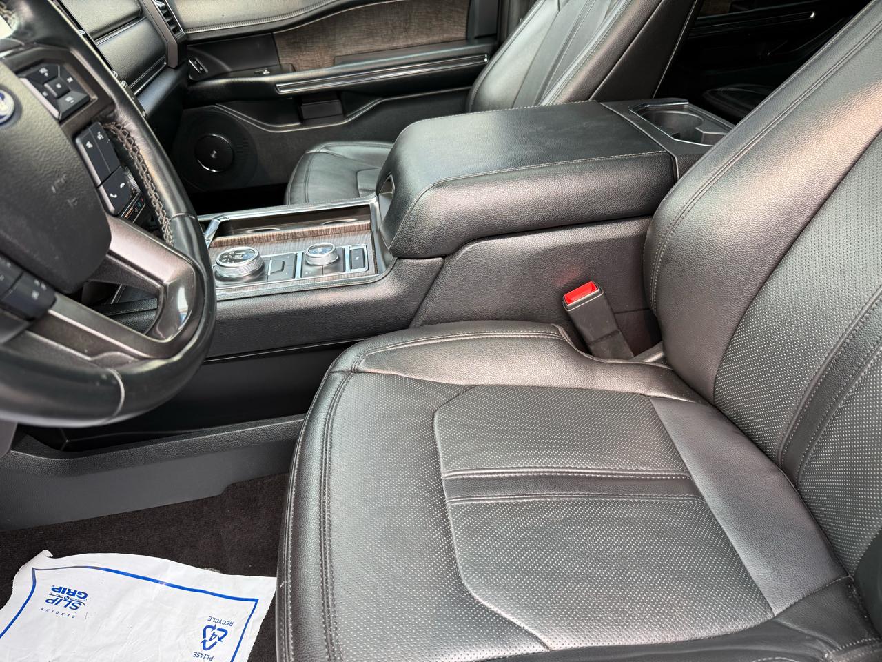 Ford Expedition  2021