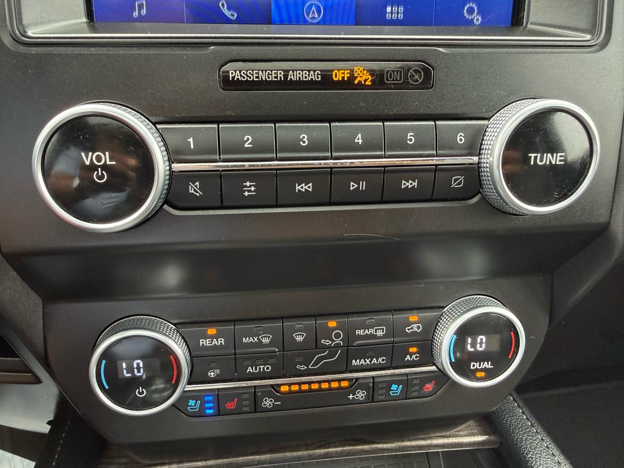 Ford Expedition  2021