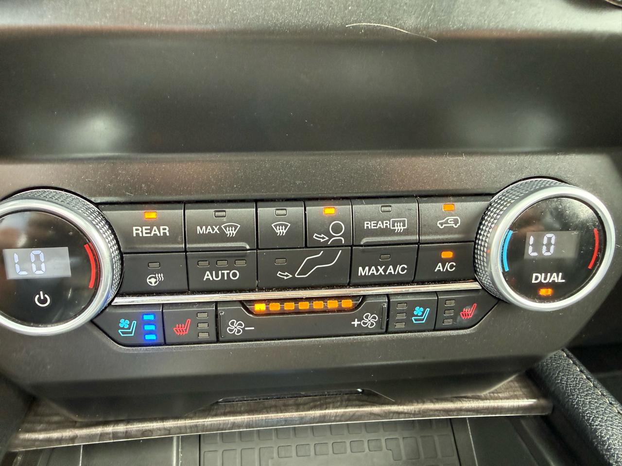 Ford Expedition  2021