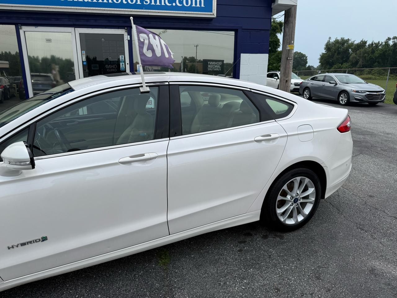 Ford Fusion Hybrid  2013