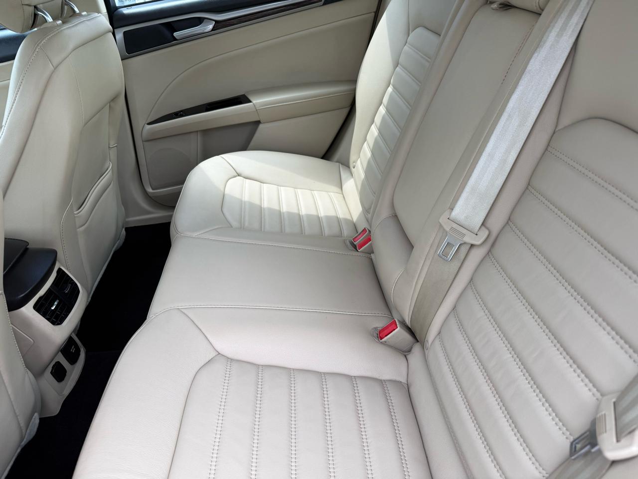 Ford Fusion Hybrid  2013