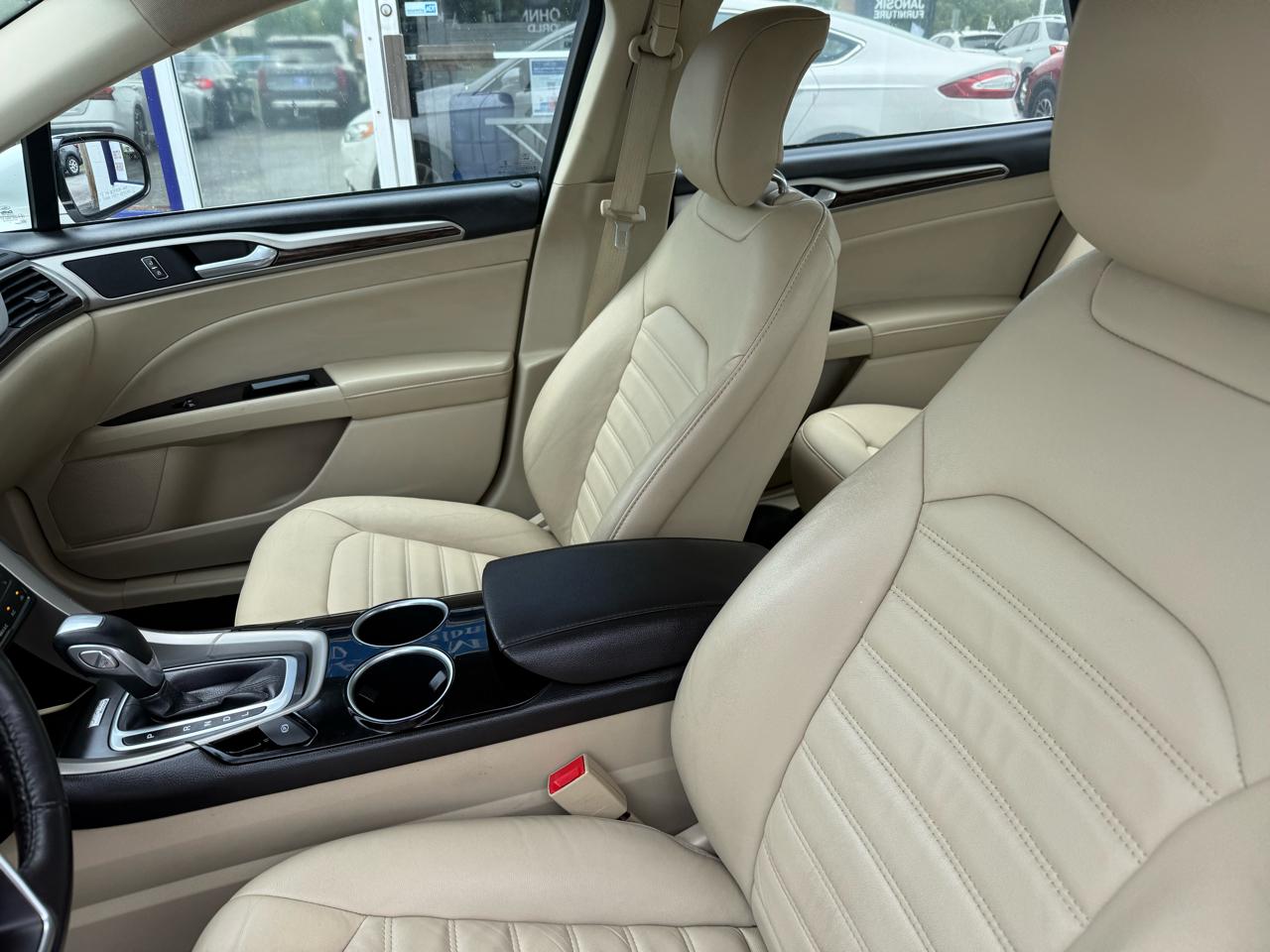 Ford Fusion Hybrid  2013