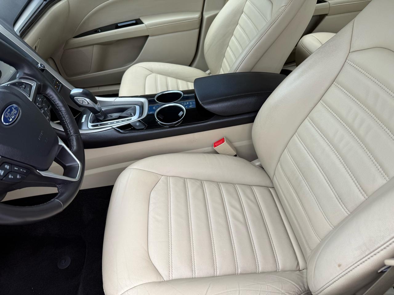 Ford Fusion Hybrid  2013