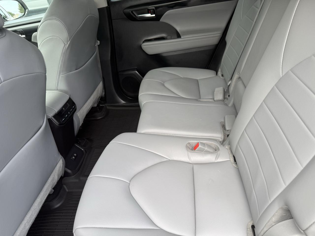Toyota Highlander  2021
