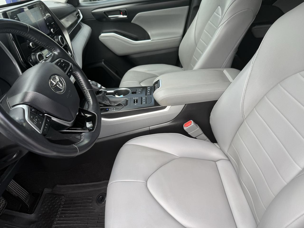 Toyota Highlander  2021