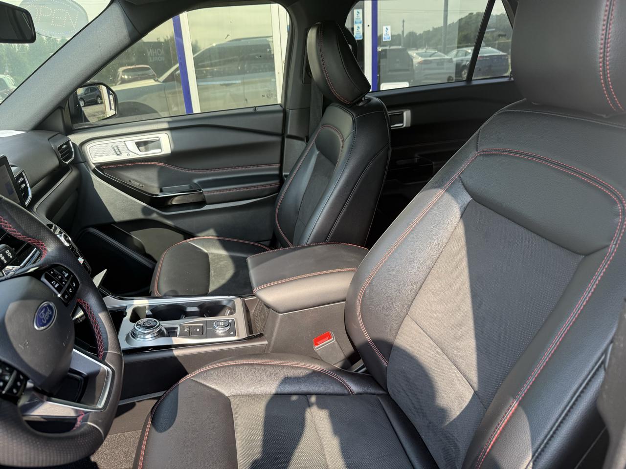 Ford Explorer  2023