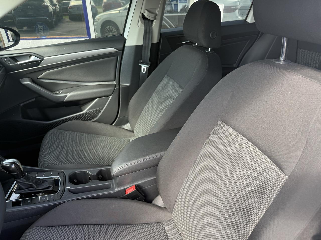 Volkswagen Jetta  2021