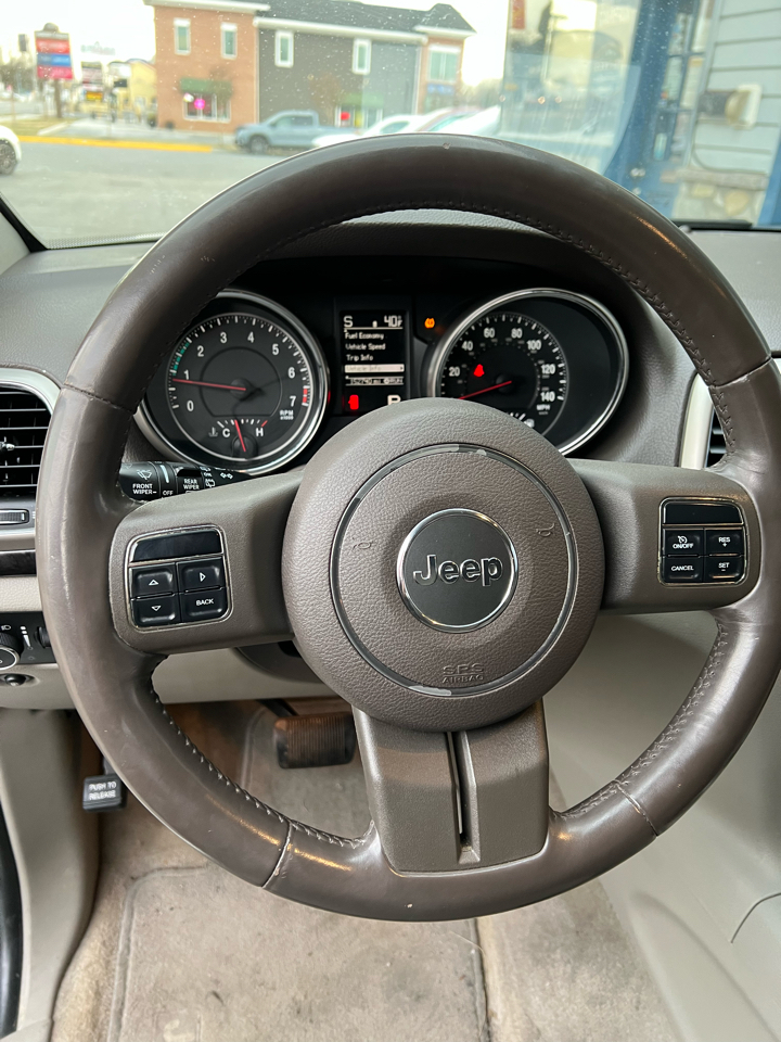 Jeep Grand Cherokee  2011