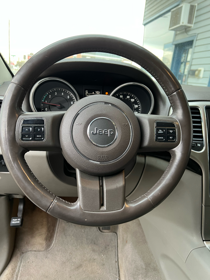 Jeep Grand Cherokee  2011