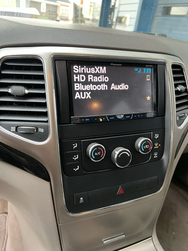 Jeep Grand Cherokee  2011