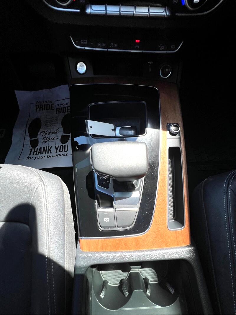 Audi Q5  2022 Audi Q5  2022